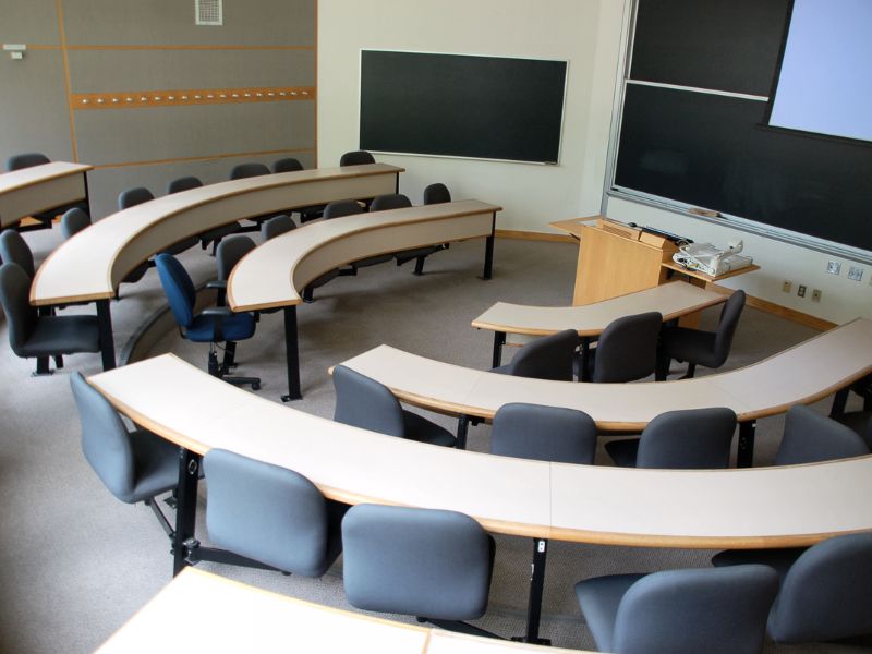 Amphithéâtre d'une école de commerce à Toulon